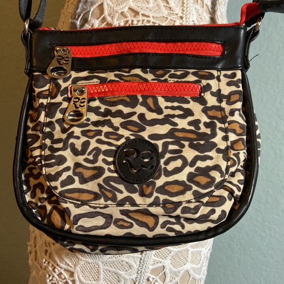 Nwot rare earth Stone Mountain leopard  crossbody bag - Picture 2 of 14